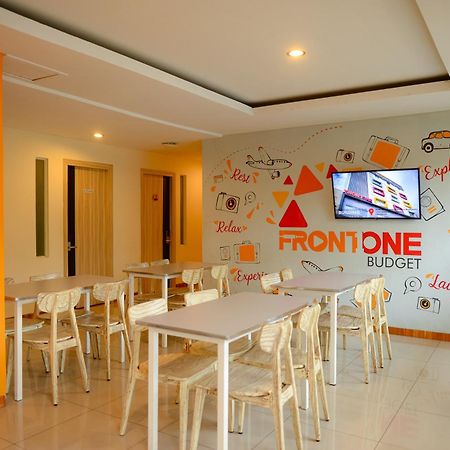 Front One Budget Malang By Azana Luaran gambar